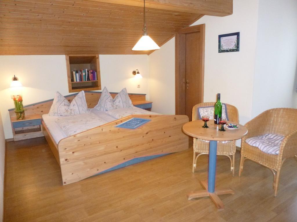 Gastehaus Fischer Otel Eschlkam Oda fotoğraf